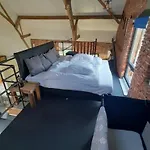 In Authentiek Koetshuis Met Bedstee * Moerstraten