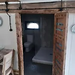 In Authentiek Koetshuis Met Bedstee Moerstraten