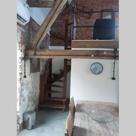 Apartment In Authentiek Koetshuis Met Bedstee