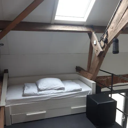 In Authentiek Koetshuis Met Bedstee Appartamento Moerstraten