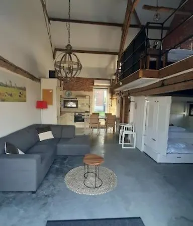 Apartament In Authentiek Koetshuis Met Bedstee *