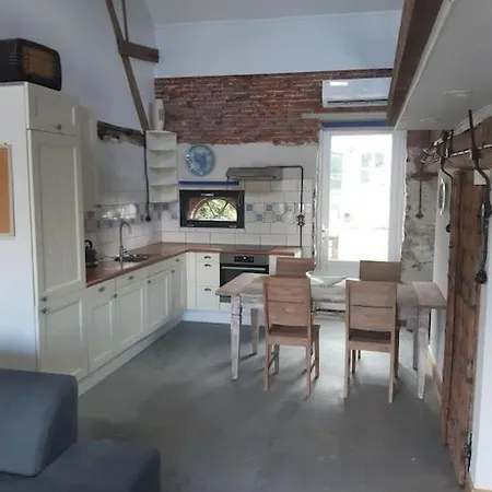 In Authentiek Koetshuis Met Bedstee Apartment Moerstraten