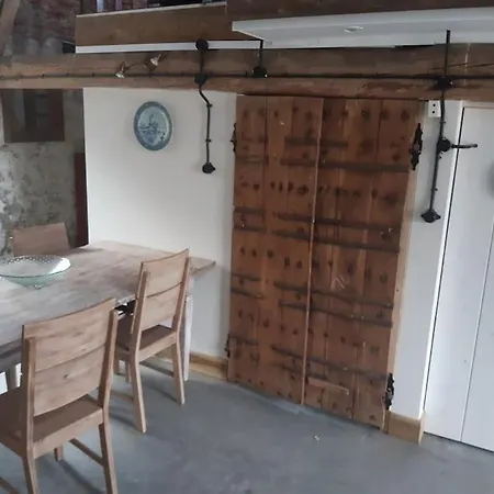 In Authentiek Koetshuis Met Bedstee * Moerstraten