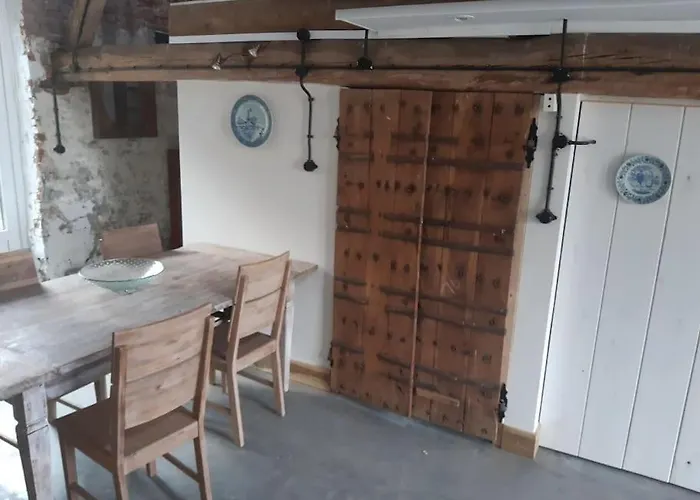 In Authentiek Koetshuis Met Bedstee * Moerstraten