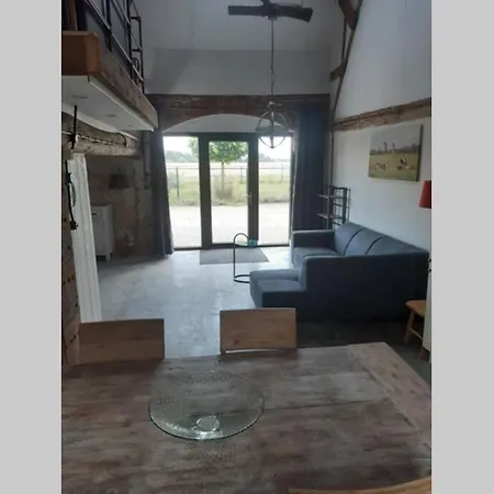 In Authentiek Koetshuis Met Bedstee Appartement