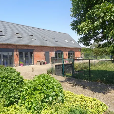 In Authentiek Koetshuis Met Bedstee