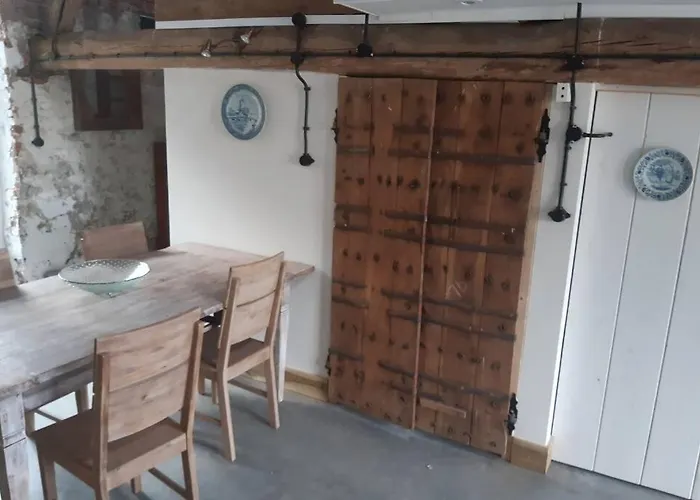 In Authentiek Koetshuis Met Bedstee * Moerstraten