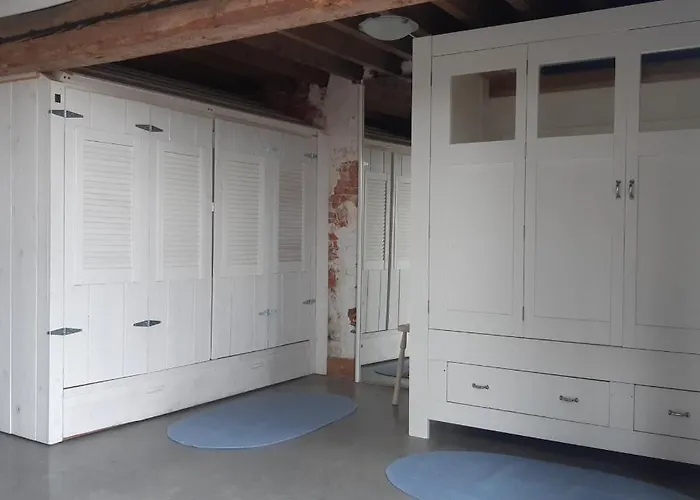 In Authentiek Koetshuis Met Bedstee Apartament Moerstraten